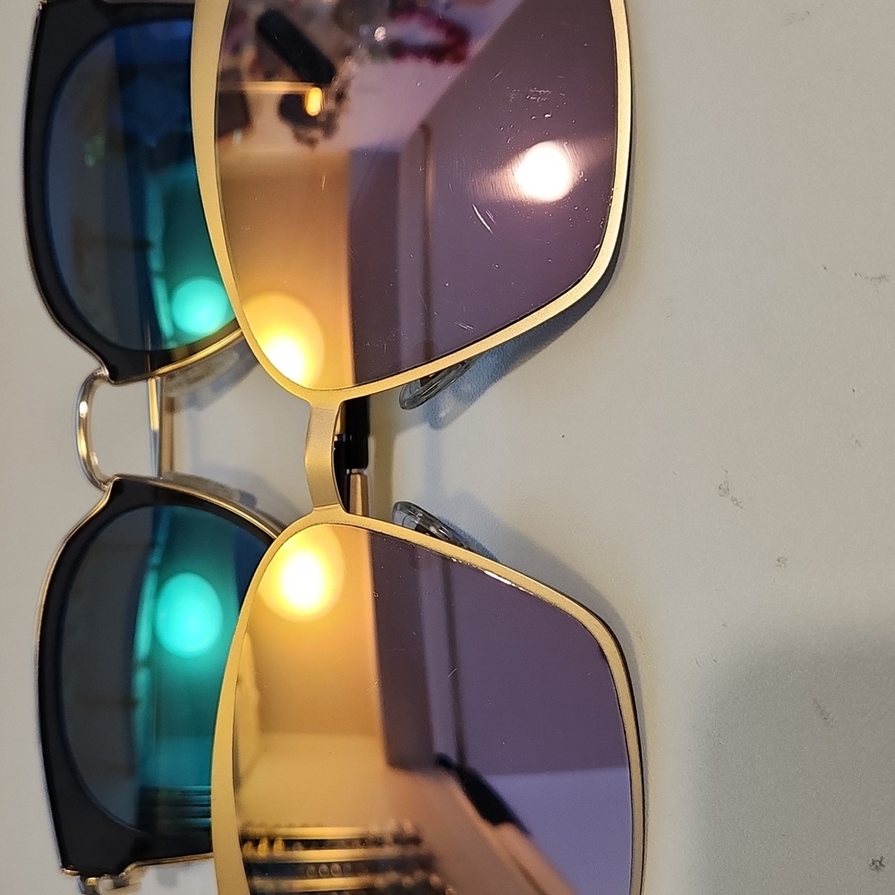 Lot Of 4 Mirrored Sunglasses - Picture 2 of 4